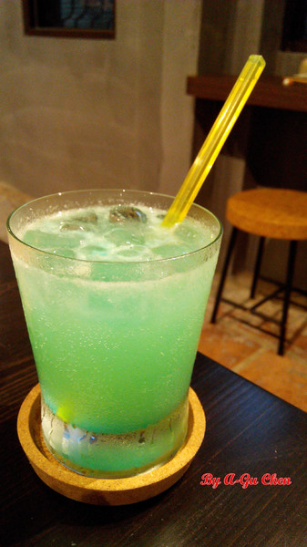 山代目酒藏:【臺南Ω中西區】山代目酒藏。來居酒屋就是要享用新鮮刺身、道地串烤和用料滿滿的丼飯呀! 山代目酒藏:【臺南Ω中西區】山代目酒藏。來居酒屋就是要享用新鮮刺身、道地串烤和用料滿滿的丼飯呀!