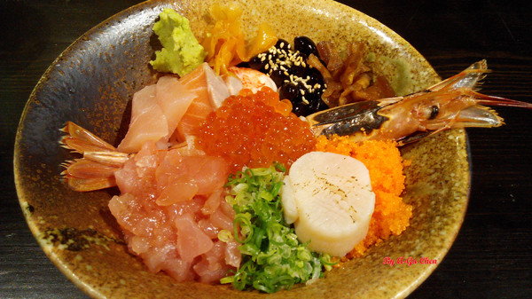 山代目酒藏:【臺南Ω中西區】山代目酒藏。來居酒屋就是要享用新鮮刺身、道地串烤和用料滿滿的丼飯呀! 山代目酒藏:【臺南Ω中西區】山代目酒藏。來居酒屋就是要享用新鮮刺身、道地串烤和用料滿滿的丼飯呀!