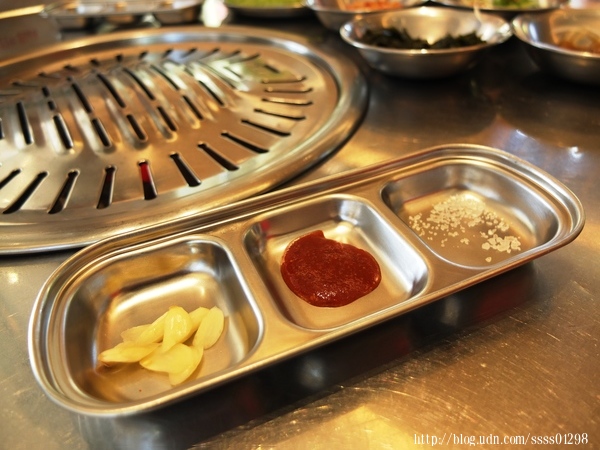 五花肉 . K R - 韓國烤肉 B B Q:食記【五花肉.KR - 韓國烤肉BBQ嘉義店】嘉義激推吃到飽 正統韓式炭火烤肉 上等特選肉品大吃特吃好過癮!