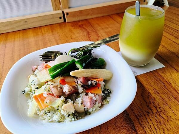 /tmp/phpP0KD3O /tmp/phpP0KD3O