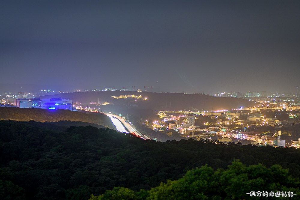 新竹湖口夜景》Summer Cafe 鳥瞰新竹城市的迷人夜景 可愛喵星人出沒 - 滿分的旅遊札記