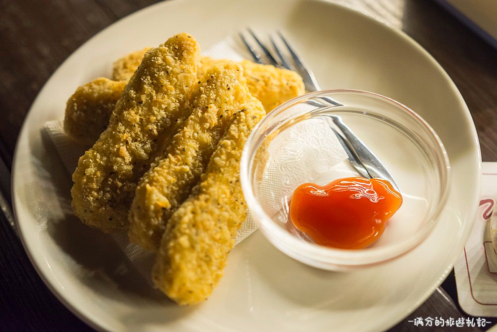 新竹湖口夜景》Summer Cafe 鳥瞰新竹城市的迷人夜景 可愛喵星人出沒 - 滿分的旅遊札記