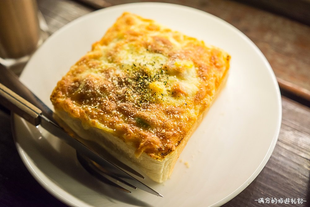 新竹湖口夜景》Summer Cafe 鳥瞰新竹城市的迷人夜景 可愛喵星人出沒 - 滿分的旅遊札記