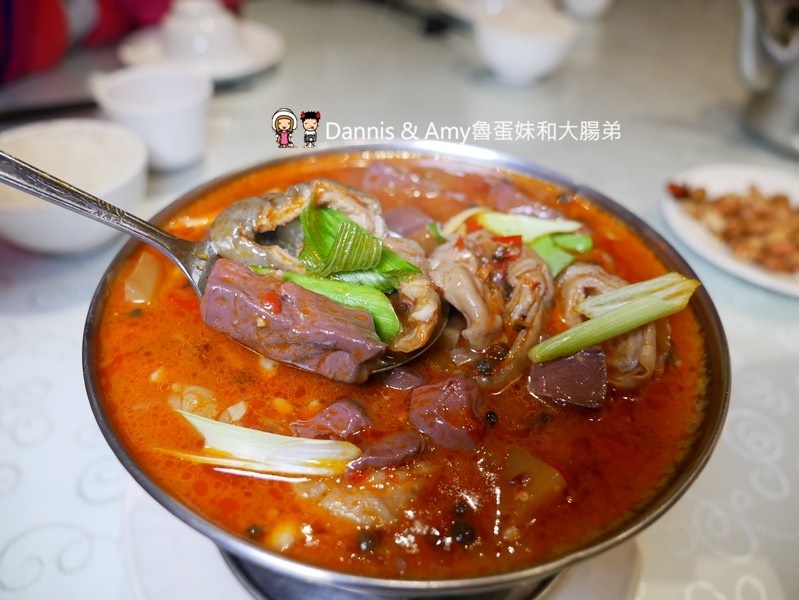 《新竹合菜餐廳》湘滿樓川湘菜料理餐廳。招牌菜色分享。適合家族聚餐尾牙春酒同事相聚｜南大路上（影片）