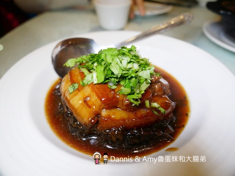 《新竹合菜餐廳》湘滿樓川湘菜料理餐廳。招牌菜色分享。適合家族聚餐尾牙春酒同事相聚｜南大路上（影片）