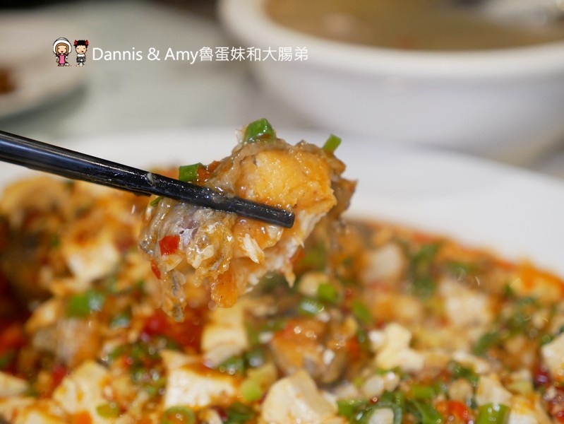 《新竹合菜餐廳》湘滿樓川湘菜料理餐廳。招牌菜色分享。適合家族聚餐尾牙春酒同事相聚｜南大路上（影片）