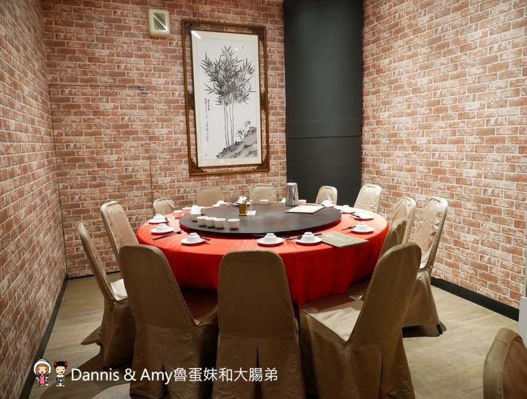 《新竹合菜餐廳》湘滿樓川湘菜料理餐廳。招牌菜色分享。適合家族聚餐尾牙春酒同事相聚｜南大路上（影片）