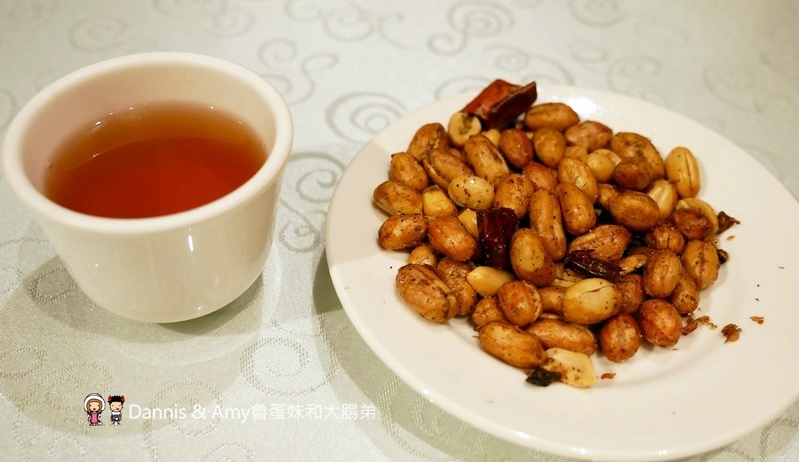 《新竹合菜餐廳》湘滿樓川湘菜料理餐廳。招牌菜色分享。適合家族聚餐尾牙春酒同事相聚｜南大路上（影片）