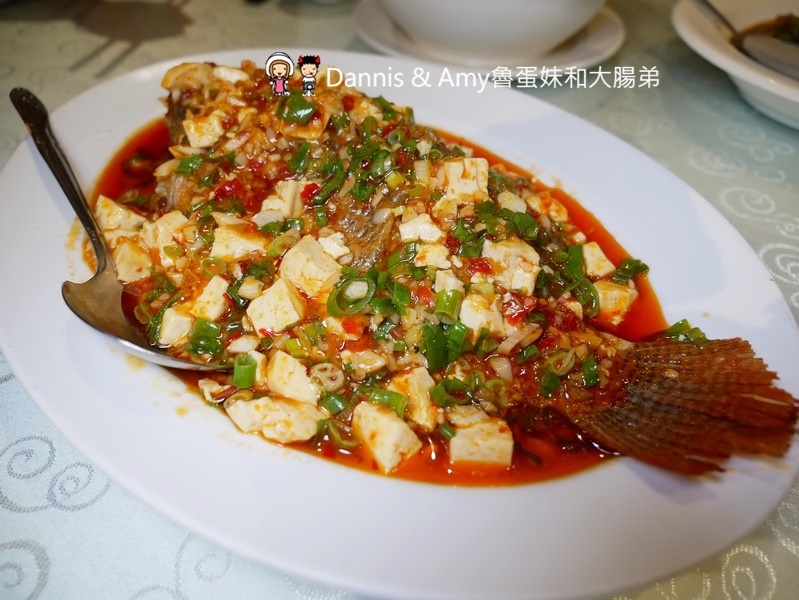 《新竹合菜餐廳》湘滿樓川湘菜料理餐廳。招牌菜色分享。適合家族聚餐尾牙春酒同事相聚｜南大路上（影片）