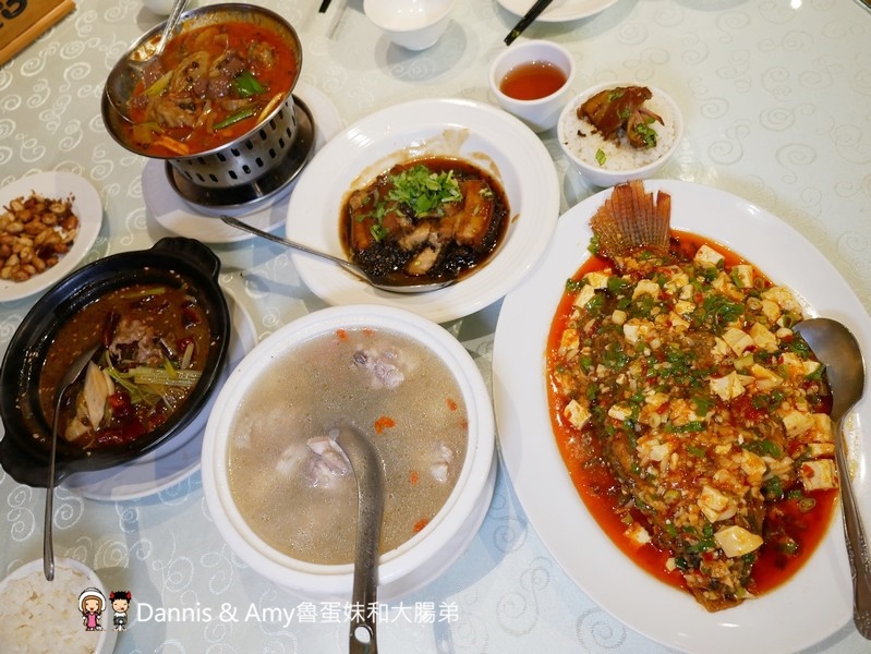 《新竹合菜餐廳》湘滿樓川湘菜料理餐廳。招牌菜色分享。適合家族聚餐尾牙春酒同事相聚｜南大路上（影片）