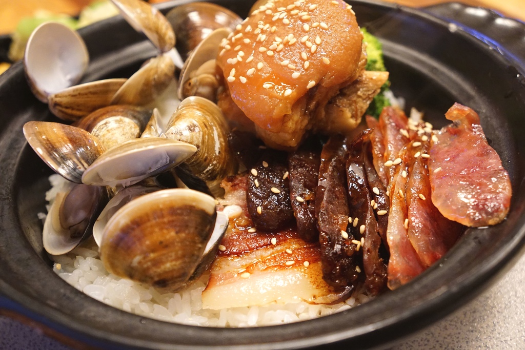 廣式腊味加蛤蜊加豬腳