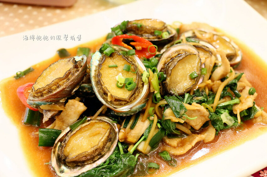 花蓮噶海鮮推薦「噶瑪蘭風味餐廳」活龍蝦、鮑魚、生魚片便宜好吃，菜單價位