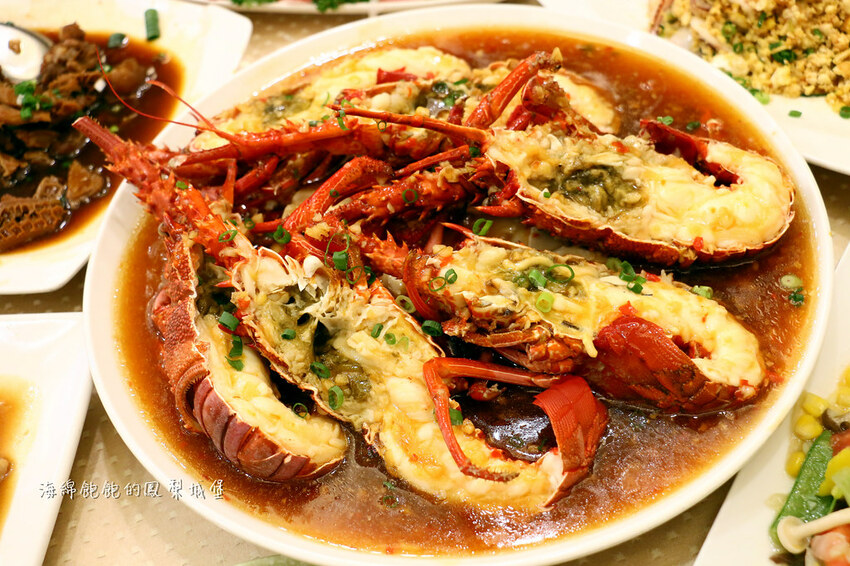 花蓮噶海鮮推薦「噶瑪蘭風味餐廳」活龍蝦、鮑魚、生魚片便宜好吃，菜單價位