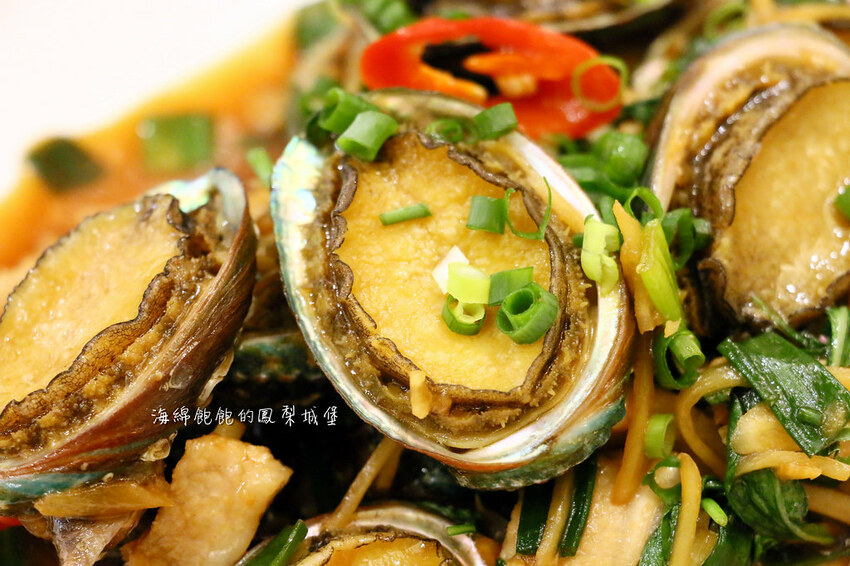 花蓮噶海鮮推薦「噶瑪蘭風味餐廳」活龍蝦、鮑魚、生魚片便宜好吃，菜單價位