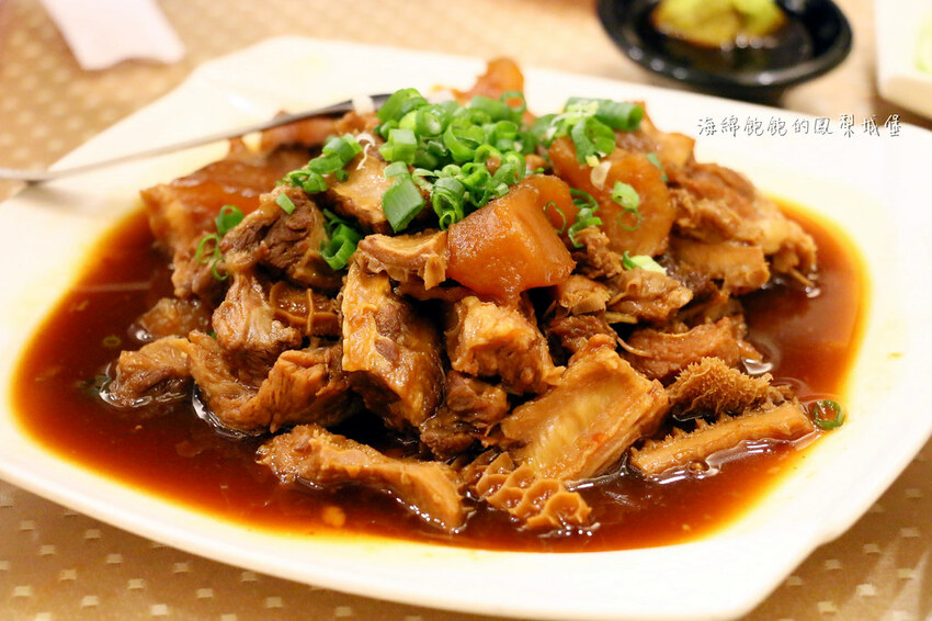 花蓮噶海鮮推薦「噶瑪蘭風味餐廳」活龍蝦、鮑魚、生魚片便宜好吃，菜單價位