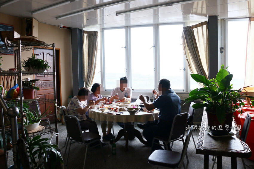 花蓮噶海鮮推薦「噶瑪蘭風味餐廳」活龍蝦、鮑魚、生魚片便宜好吃，菜單價位