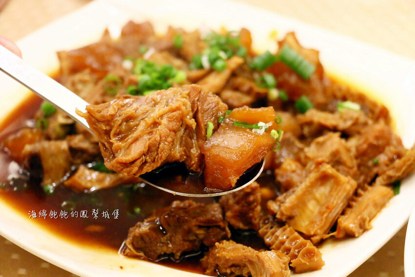 花蓮噶海鮮推薦「噶瑪蘭風味餐廳」活龍蝦、鮑魚、生魚片便宜好吃，菜單價位