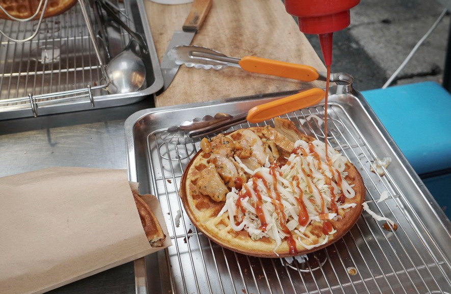 中原夜市平價美食 幸福圓鬆餅 銅板美食