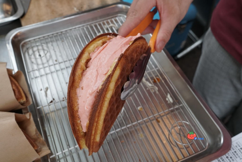 中原夜市平價美食 幸福圓鬆餅 銅板美食