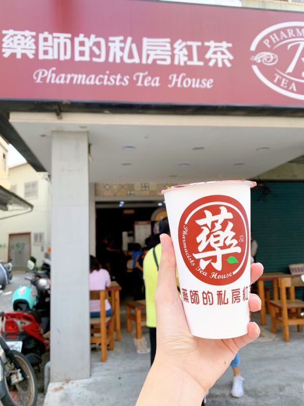 台南飲料推薦-藥師的私房紅茶 美術館附近排隊人氣必喝手搖 茶濃不澀無糖好喝