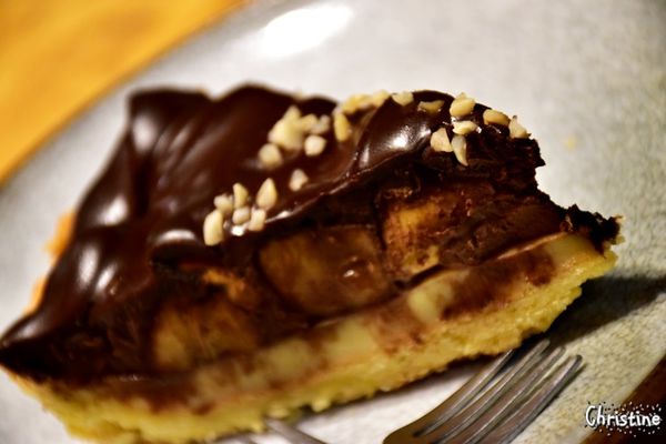 【新北。美食】 新莊 / 工寓咖啡，重金屬工業風格，輕食/下午茶/蛋糕/咖啡/飲品，免費Wif，提供插座，無限時用餐，完整Menu，輔仁大學斜對面，近輔大捷運站