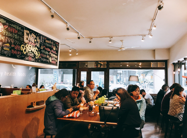 【板橋】喜悅早餐坊｜好吃鐵鍋蛋餅×創意饅頭料理