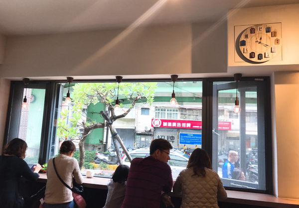 【板橋】喜悅早餐坊｜好吃鐵鍋蛋餅×創意饅頭料理