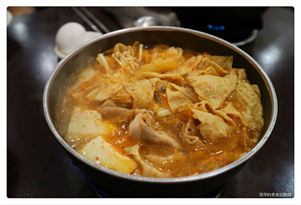 喜鍋屋 ~ 中和平價鍋物❤️飆高溫也照樣客滿．大腸臭臭/海鮮/泡菜鍋 - 捷運永安市場站