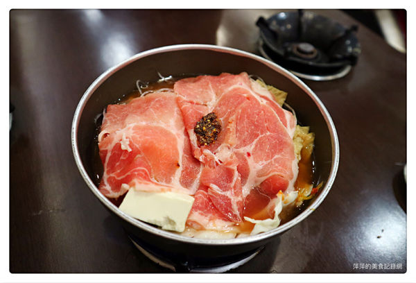 喜鍋屋 ~ 中和平價鍋物❤️飆高溫也照樣客滿．大腸臭臭/海鮮/泡菜鍋 - 捷運永安市場站