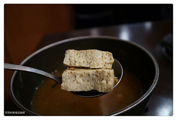 喜鍋屋 ~ 中和平價鍋物❤️飆高溫也照樣客滿．大腸臭臭/海鮮/泡菜鍋 - 捷運永安市場站
