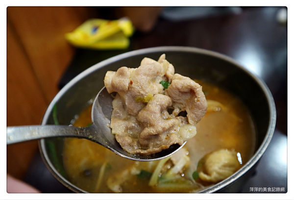 喜鍋屋 ~ 中和平價鍋物❤️飆高溫也照樣客滿．大腸臭臭/海鮮/泡菜鍋 - 捷運永安市場站