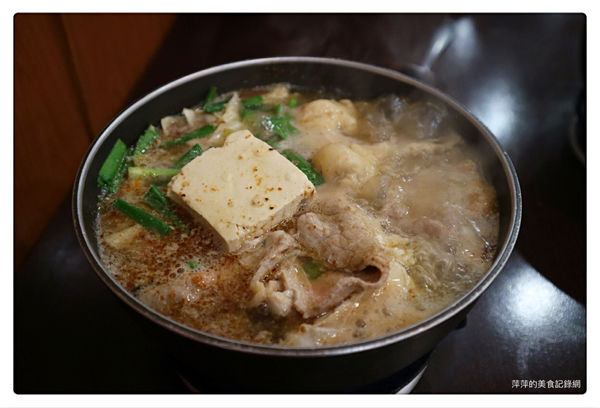 喜鍋屋 ~ 中和平價鍋物❤️飆高溫也照樣客滿．大腸臭臭/海鮮/泡菜鍋 - 捷運永安市場站