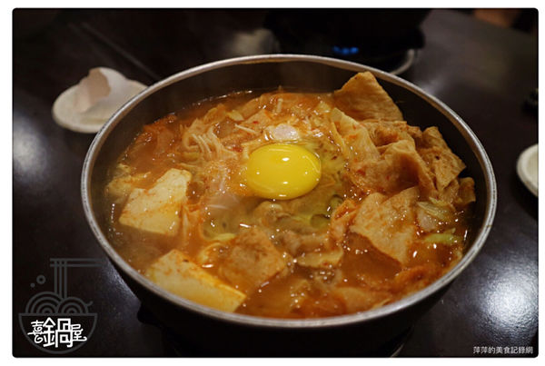 喜鍋屋 ~ 中和平價鍋物❤️飆高溫也照樣客滿．大腸臭臭/海鮮/泡菜鍋 - 捷運永安市場站