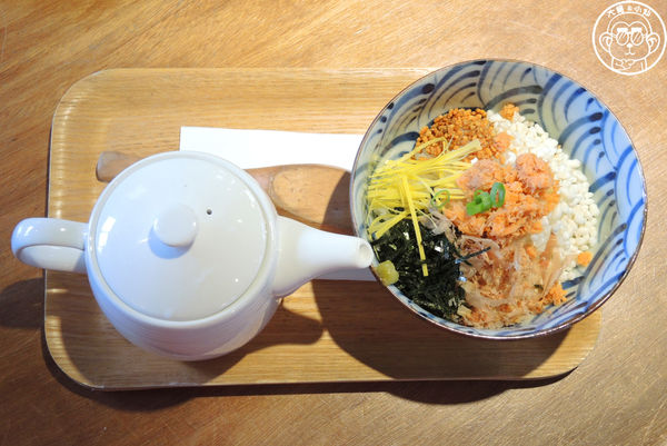 喜八珈琲店 Shiba caf'e：呷飽祙【高雄･喜八珈琲店Shiba Caf'e】到老宅享用飯糰與茶泡飯