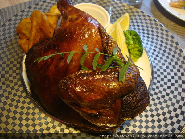 [新竹]象腳樹Moringa|以樹為名，簡單清新的質感餐廳。霸氣的鮭魚麵、烤全雞。不用再花大錢也可以吃好料!@老饕的最愛喜歡就打包