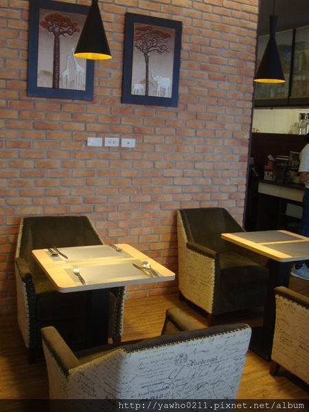 [新竹]象腳樹Moringa|以樹為名，簡單清新的質感餐廳。霸氣的鮭魚麵、烤全雞。不用再花大錢也可以吃好料!@老饕的最愛喜歡就打包