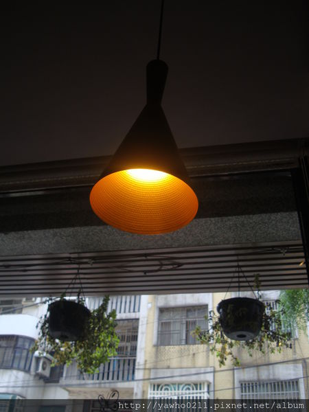 [新竹]象腳樹Moringa|以樹為名，簡單清新的質感餐廳。霸氣的鮭魚麵、烤全雞。不用再花大錢也可以吃好料!@老饕的最愛喜歡就打包