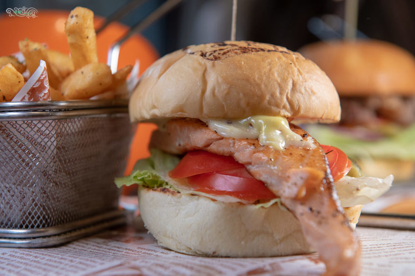 林口美食推薦》Eat enjoy 意享美式廚房 林口三井店 – 寵物友善餐廳 平價美味的美式餐點 - 時空幻境 凌雲江海清