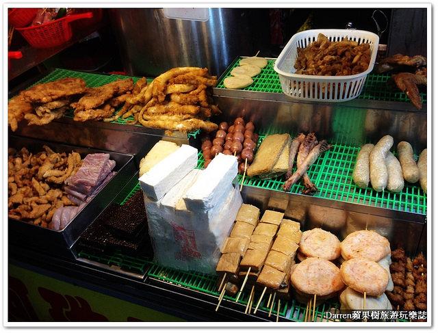 『桃園美食小吃』阿珠碳烤鹽酥雞★桃園火車站前鹽酥雞涮上自製碳烤醬料入味/桃園周末假日限定必吃宵夜