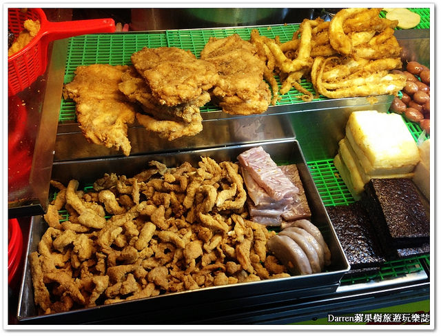 『桃園美食小吃』阿珠碳烤鹽酥雞★桃園火車站前鹽酥雞涮上自製碳烤醬料入味/桃園周末假日限定必吃宵夜