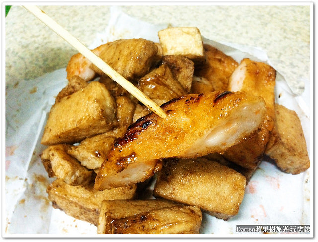 『桃園美食小吃』阿珠碳烤鹽酥雞★桃園火車站前鹽酥雞涮上自製碳烤醬料入味/桃園周末假日限定必吃宵夜