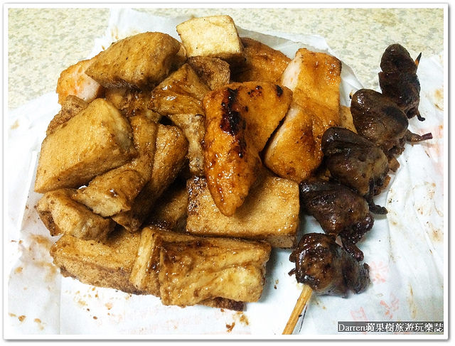 『桃園美食小吃』阿珠碳烤鹽酥雞★桃園火車站前鹽酥雞涮上自製碳烤醬料入味/桃園周末假日限定必吃宵夜