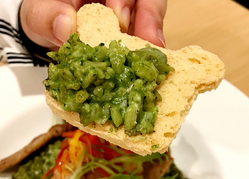 52A32AF4-244D-44B6-9C5D-ADDF40F7E66B