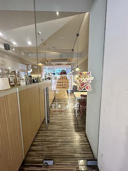 板橋府中早午餐推薦/coffeee早午餐咖啡/誤打誤撞跟朋友去用餐發現好吃的歐姆蛋早午餐/我不得不推超值得去吃