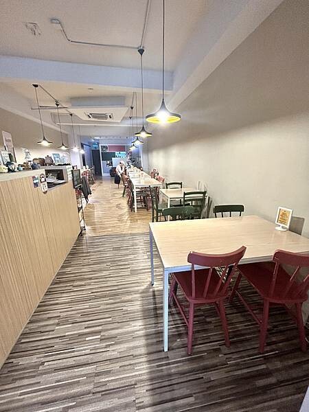 板橋府中早午餐推薦/coffeee早午餐咖啡/誤打誤撞跟朋友去用餐發現好吃的歐姆蛋早午餐/我不得不推超值得去吃