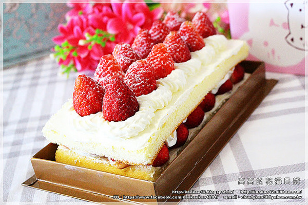 麵包花園烘焙坊：【高雄】前鎮區。麵包花園烘焙坊 冬季草莓系列《草莓千層蛋糕、草莓盆栽、草莓排排讚蛋糕》