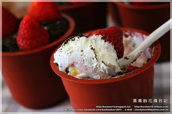 麵包花園烘焙坊：【高雄】前鎮區。麵包花園烘焙坊 冬季草莓系列《草莓千層蛋糕、草莓盆栽、草莓排排讚蛋糕》
