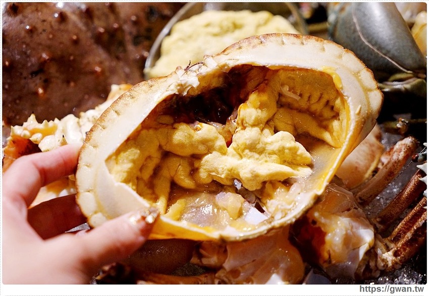 台中隱藏版帝王蟹四吃!還有超濃蟹膏粥,蟹霸王套餐每日限量四組,沒預訂吃不到~