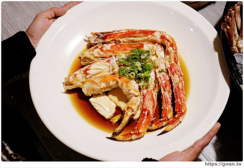 台中隱藏版帝王蟹四吃!還有超濃蟹膏粥,蟹霸王套餐每日限量四組,沒預訂吃不到~