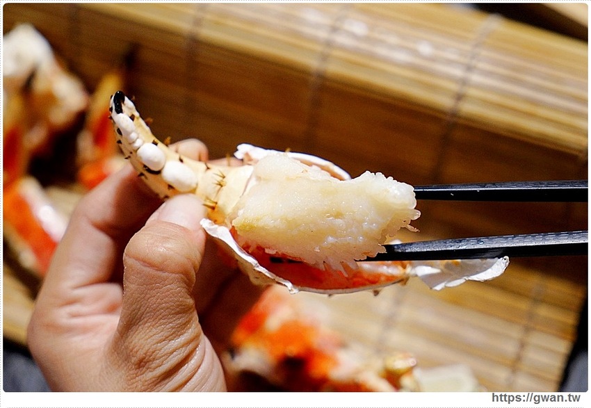 台中隱藏版帝王蟹四吃!還有超濃蟹膏粥,蟹霸王套餐每日限量四組,沒預訂吃不到~